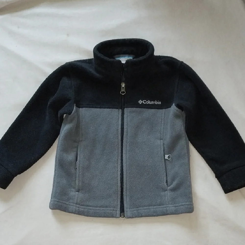 Columbia Black and Gray Zip-up Jacket 3T